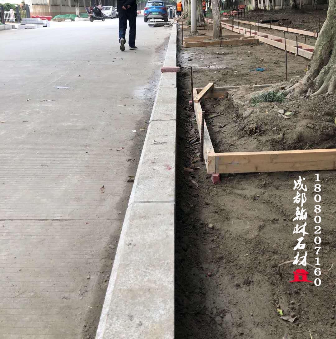 四川服務(wù)至上花崗巖芝麻白路沿石廠(chǎng)家 